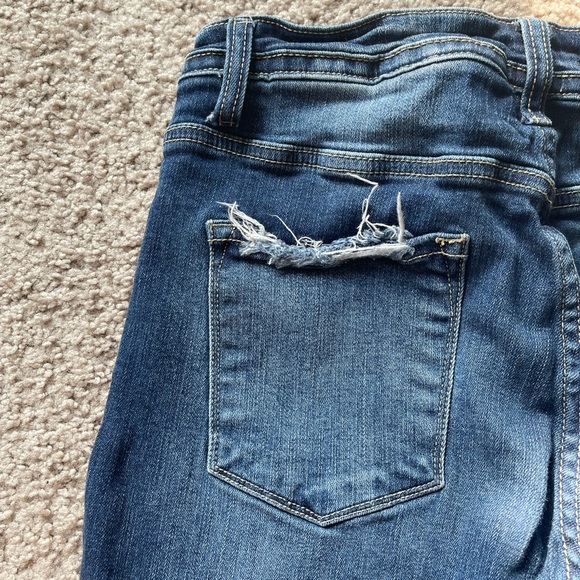 KanCan “High Rise Curvy Jegging” (Size 29). - Picture 3 of 4